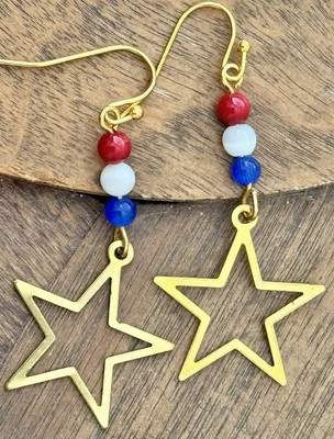 Серьги с золотыми звездами. Патриотический. Красный белый и синий. США. Америка. Легкий вес - Изображение 1 из 3