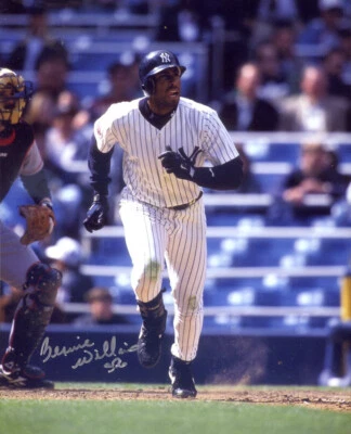 Foto firmada 8x10 de Bernie Williams tinta plateada (16 años de los Yankees de Nueva York) en persona con certificado de autenticidad Foto 1 de 2