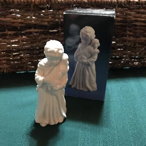 Avon Nativity Collectibles THE SHEPHERD BOY White Porcelain Figurines w Box 1983 - Picture 1 of 3