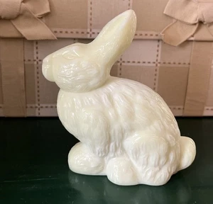 Mosser Vintage USA Solid Art Glass Custard Off White Bunny Rabbit Figurine - Picture 1 of 10