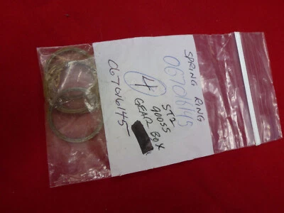 Ducati NOS OEM 067016145 Retaining Spring Ring, ST2/900SS gear box, quantity 4 Foto 1 de 4