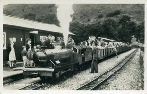 ECHTE FOTOGRAFISCHE POSTKARTE RAVENGLASS & ESKDALE MINIATUR EISENBAHN, CUMBERLAND - Bild 1 von 2