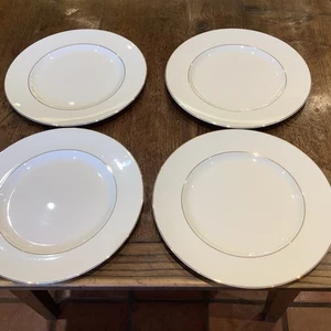 WEDGWOOD SIGNET GOLD BONE CHINA 4x DINNER PLATES 27CM VGC - Picture 1 of 6