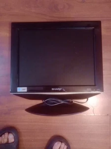 Sharp Liquid Crystal LCD TV LC-15SH7U 15" + REMOTE + Stand, Tested Retro Gaming - Picture 1 of 5