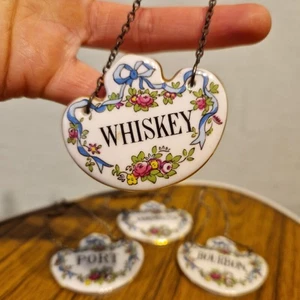 4er Set Porzellanschildchen für Flaschen Etikett Blumen Schleife vintage Whiskey - Bild 1 von 8