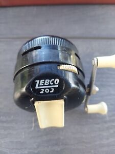 Vintage Zebco 202 Spincast  Fishing Reel Fresh Water 