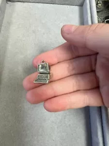 Vintage Sterling Silver Classic Mac Apple Computer Charm 3/4" Pendant 2978 - Picture 1 of 3