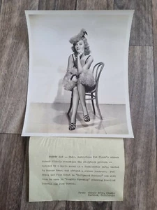 Original Warner Bros Studios Portrait Photo- Pat Clark from "Hollywood Canteen" - Picture 1 of 8