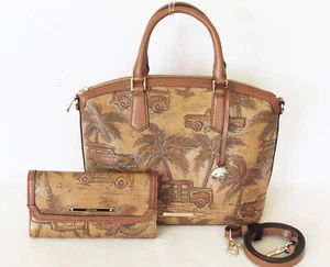 BRAHMIN Iconic TAN COPA CABANA Med DUXBURY & WALLET SURFBOARD, WOODY, 57 CHEVY - Bild 1 von 9