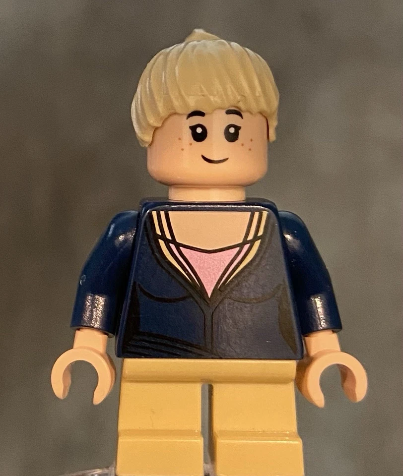LEGO Girl Female Minifig, Light Nougat Flesh, Blond Ponytail Hair, Short Legs - Image 1 of 1
