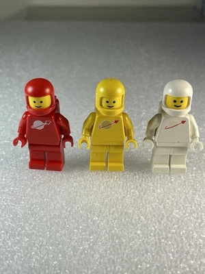 Lot of 3 Lego Red White Yellow Spaceman Minifigure Classic Space Vintage - Image 1 of 4