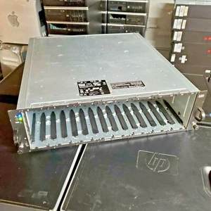 Baie de stockage Dell PowerVault MD série modèle AMP01 SANS DISQUE DUR SANS CADDIES TESTÉS - Photo 1/12