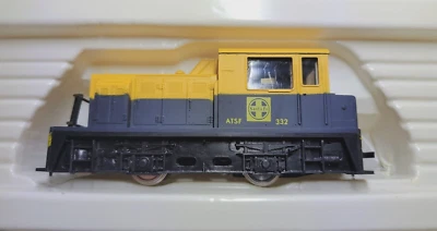AHM Ho Scale Model Trains Santa Fe Locomotive Switcher Engine No 332 Working - Image 1 of 4