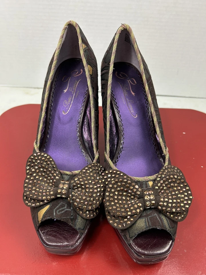 Licencia Poética London Peek A Boo Tacones Acento Floral Talla 6.5M Cuero Foto 1 de 4