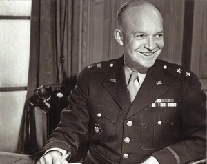 General Dwight D Eisenhower Glossy 8x10 B&W Photo - Picture 1 of 1