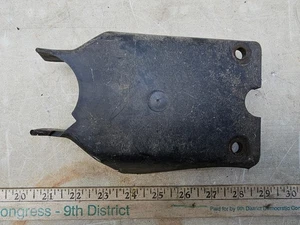 25GG27R TORO/KOHLER TEILE: UNTERE RIEMENABDECKUNG #136-5851, SEHR GUTER ZUSTAND - Bild 1 von 3