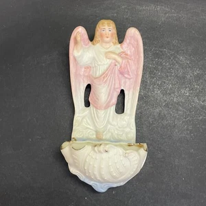 Bénitier sujet, Un ange, en biscuit peint (H:14 cm) - Picture 1 of 6
