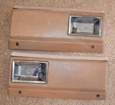 1981-1984 BUICK LESABRE LESABER ELECTRA DOOR PANEL ARMREST ARM REST TRIM BEZEL Foto 1 de 4