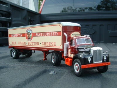 HUGE WISCONSIN STATE DAIRY 14" LONG CUSTOM B MACK FREIGHT TRUCK FIRST GEAR METAL - Image 1 of 4