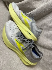 Brooks Hyperion Elite 2 gelb weiß Damen-Laufschuhe Größe 8,5 - Bild 1 von 8