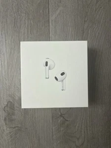 AirPods 3rd Generation - Photo 1 sur 3