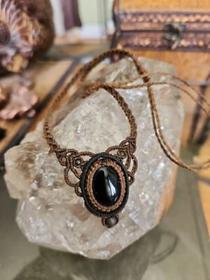 Pedra ônix com colar de micro macramê marrom e preto, ajustável 16-20" feito à mão - Imagem 1 de 4