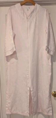 Miss Elaine Long Gown Sz Large Pink Brushed Back Satin Full Zip House Coat  - Imagem 1 de 4