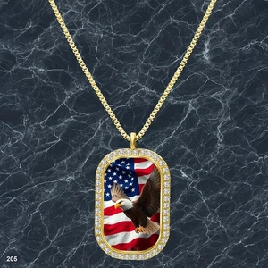 Gorgeous USA American Flag Pendant Necklace Printed Design Stylish Gold Tone Tre - Picture 1 of 4