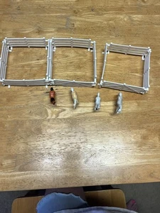 Empire Mini Horse Figure Lot Of 4 With Fence - Picture 1 of 6