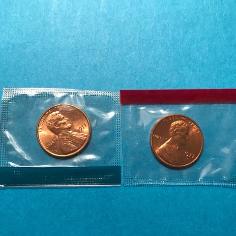 1977 P&D Lincoln Cents Unc  FREE SHIP     **Buy More Save More! Cover
