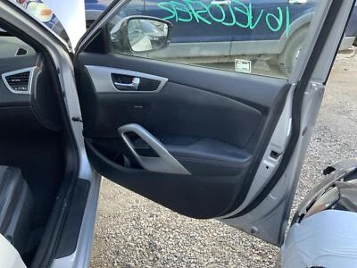 Panel de moldura interior de puerta delantera derecha usado se adapta a: Hyundai Veloster 2016 grado A Foto 1 de 4