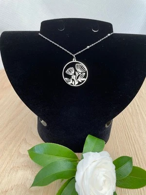 Collar Flor Cardo Tulipán Plata Acero Inoxidable Damas Precioso Joyería NUEVO Foto 1 de 4