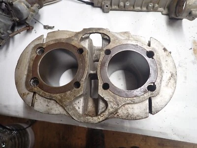 Honda CL 450 1973 jarras de cilindro barriles Foto 1 de 4