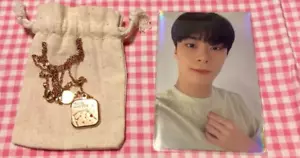 Moonbin ASTRO Necklace Photo Card Set Seoul Con MD KPOP KOREA Seoul STARGAZER - Picture 1 of 2