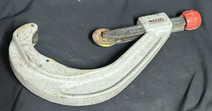 RIDGID TOOLS 4” to 6-5/8” QUICK ADJUST PIPE TUBING CUTTER, No. 156 - Picture 1 of 5
