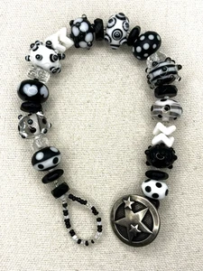 Black And White Polka Dot Lampwork Glass Bead Silver Tone Star Toggle Bracelet - Picture 1 of 22