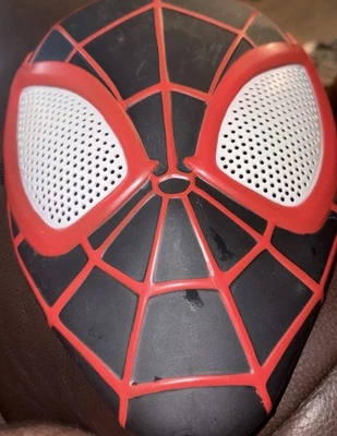 Máscara facial de plástico infantil Miles Morales Spider-Man - Jazwares - Imagem 1 de 3