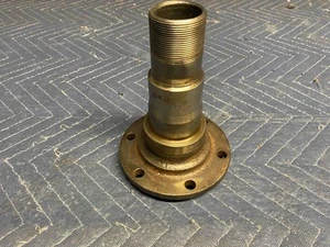 77-87 Chevy GMC Truck FRONT AXLE BEARING SPINDLE 10 Bolt Dana 44 SQUARE BODY - Picture 1 of 4
