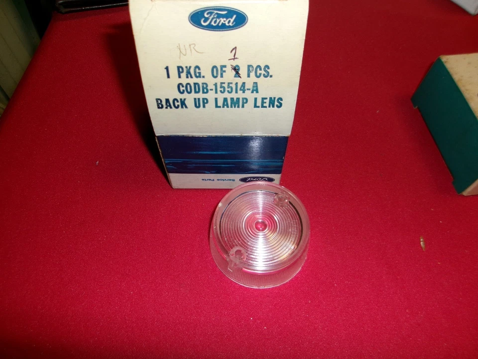 NOS 1960-62 福特猎鹰 60-63 Ranchero 62-63 彗星镜头备用灯透明单个 — 第 1/1 张图片
