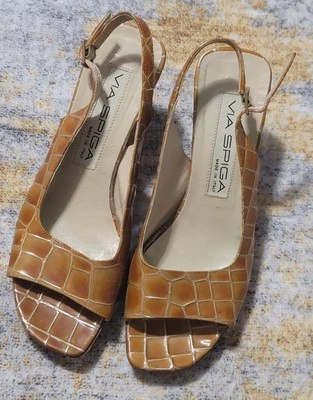 Sandália Feminina Via Spiga Estampa de Crocodilo Bronzeada Biqueira Aberta Feita Na Itália Tamanho 6 M - Imagem 1 de 4