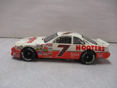 Monogram Alan Kulwicki Hooters Ford Thunderbird 1/24 - Image 1 of 4