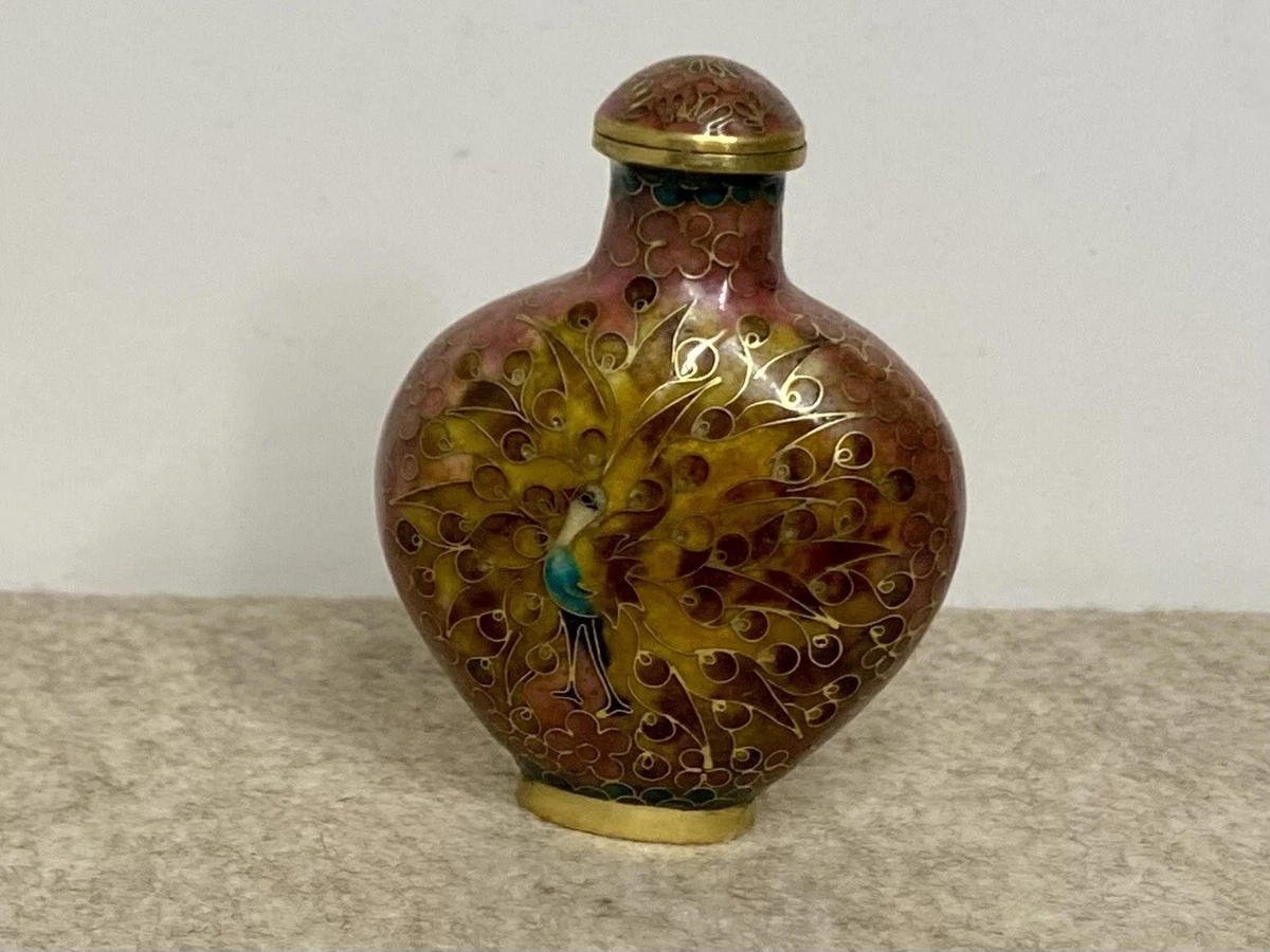 中国古美術・旧藏純銅製景泰藍四大美女の鼻煙壺・純手描き・七宝烧 ・純銅製・置物 中国古美術・旧藏純銅製景泰藍四大美女の鼻煙壺・純手描き・七宝烧