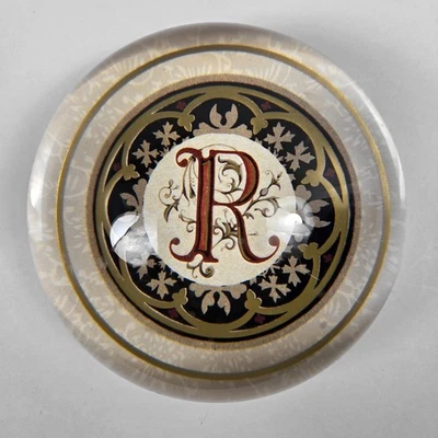 Punch Studio Crystal Letter R monograma peso papel França 3,5" - Imagem 1 de 4