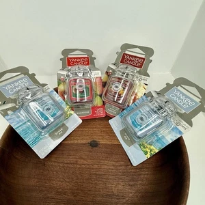 Yankee Candle Car Jar Assorted Scents - Picture 1 of 3