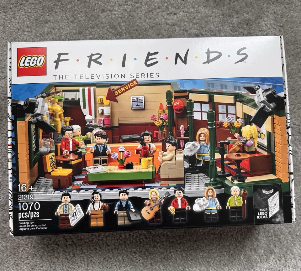 LEGO FRIENDS The TV Series Central Perk (21319) 1079 Pieces Retired Sealed [New] - Image 1 of 4