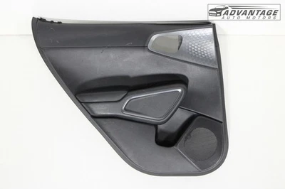 KIA SOUL SK3 2020-2022 cubierta de moldura de panel de puerta trasera izquierda 83305-K0010D31 OEM Foto 1 de 4