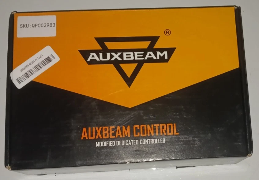 Painel interruptor AUXBEAM 8 gangues 12V/24V - Usado - Componentes ausentes - Amazon Return - Imagem 1 de 4