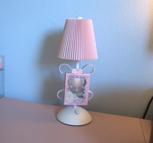 White and pink LED ribbon bow desk lamp - Picture 1 of 7
