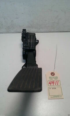 2010 Chevrolet HHR Accelerator Gas Pedal OEM 22710861 #4411 - Image 1 of 4