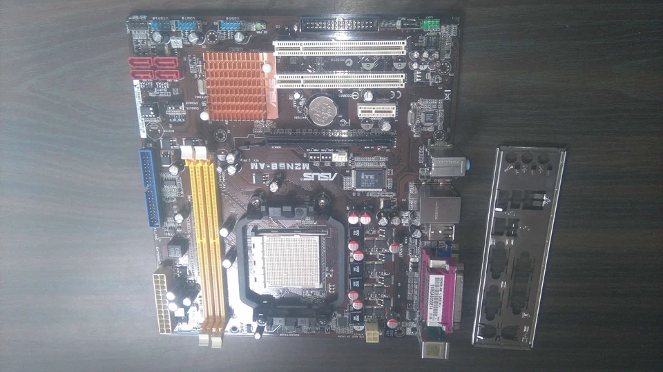 Carte mere Asus M2N68-AM rev 2.00G socket AM2+ - Photo 1/1